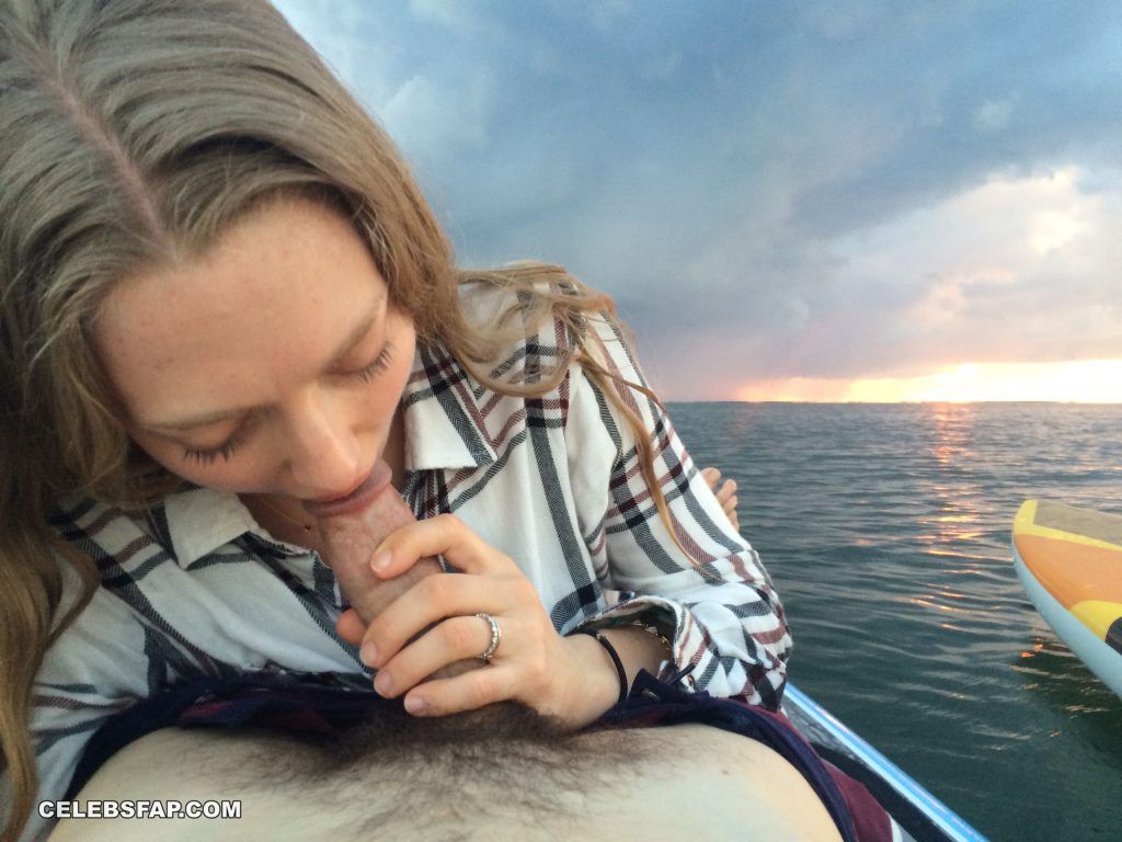Amanda faszt szop