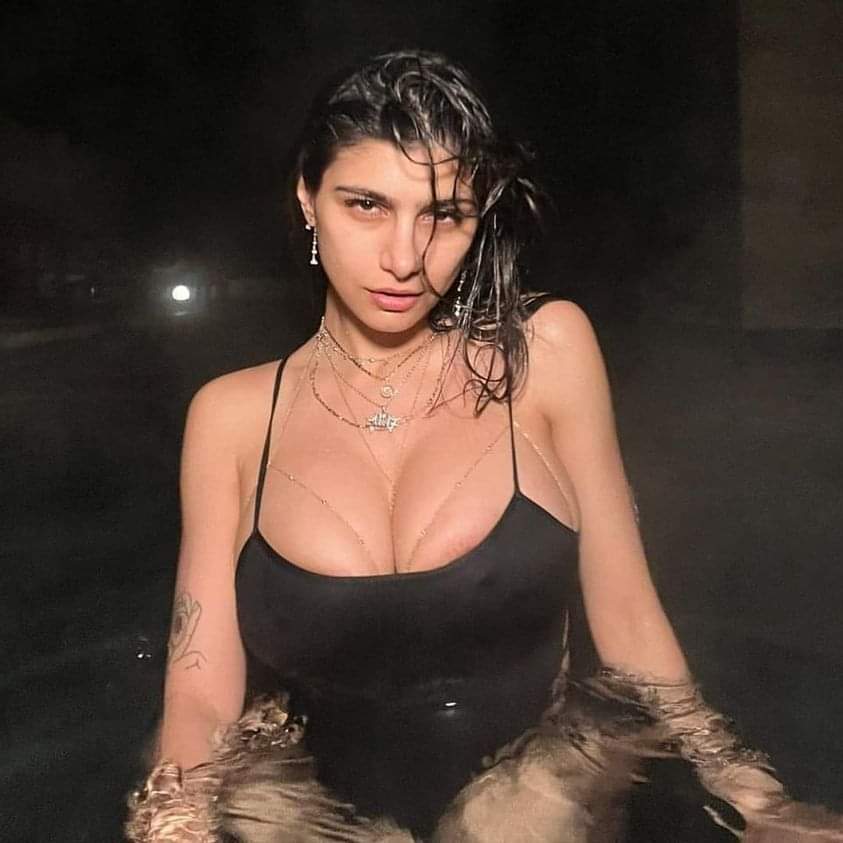 Egy kis Mia Khalifa Egy kis Mia Khalifa
